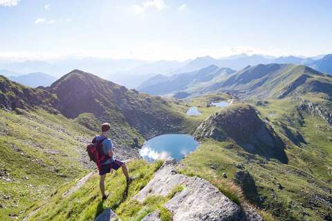 Escursione anulare al Lago Malo/Übelsee e Cresta del Giovo/Jaufenkamm